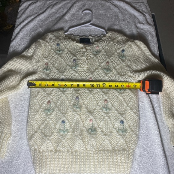Hand Knit Lady Van Heusen sweater size M white/cream excellent condition - Picture 9 of 9
